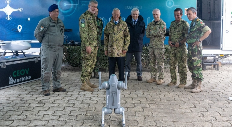 Presidente da República visita o maior exercício de drones do mundo