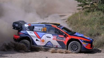 Neuville vence Rali da Acrópole e aproxima-se do título mundial