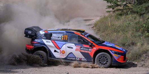 Neuville vence Rali da Acrópole e aproxima-se do título mundial