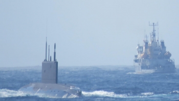 Marinha acompanha submarino russo