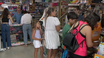 Papelarias já ‘mexem’ com o regresso às aulas (vídeo)