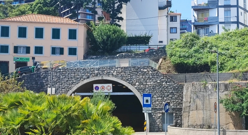 Via ascendente do túnel de acesso ao porto do Funchal vai estar encerrada hoje