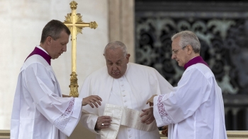 Imagem de Papa Francisco “dormiu toda a noite” mas prognóstico permanece “reservado”