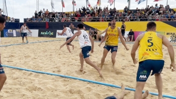 Taça dos campeões europeus de andebol de praia fica em Portugal (vídeo)