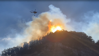 Incêndio ativo na Ribeira Brava (vídeo)