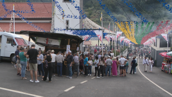 Imagem de Arraial do Rosário com muita afluência (vídeo)