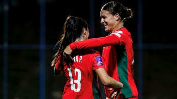 Imagem de UEFA vai investir mil milhões de euros no futebol feminino até 2030