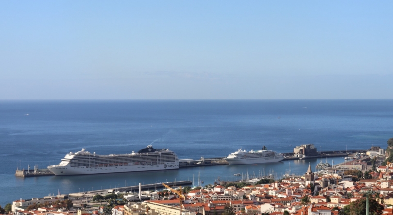 Porto do Funchal com dois navios e um movimento de 4 206 pessoas