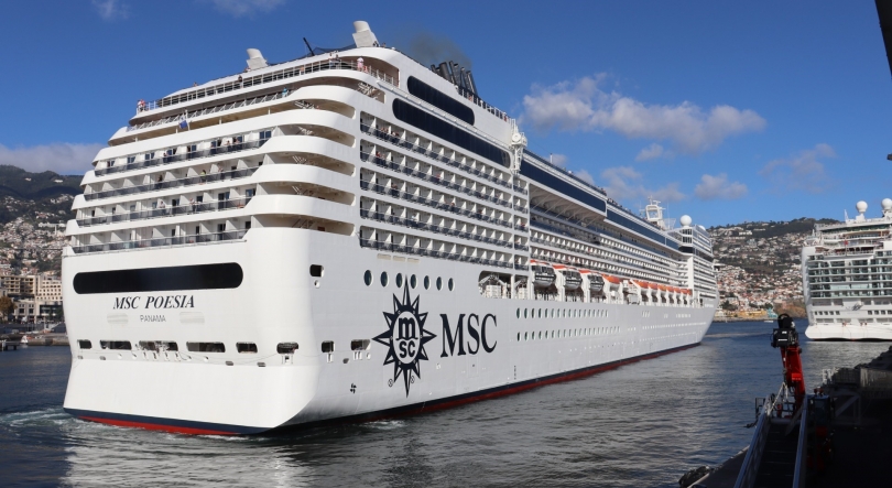 MSC Poesia já está no Funchal e realiza um turnaround parcial