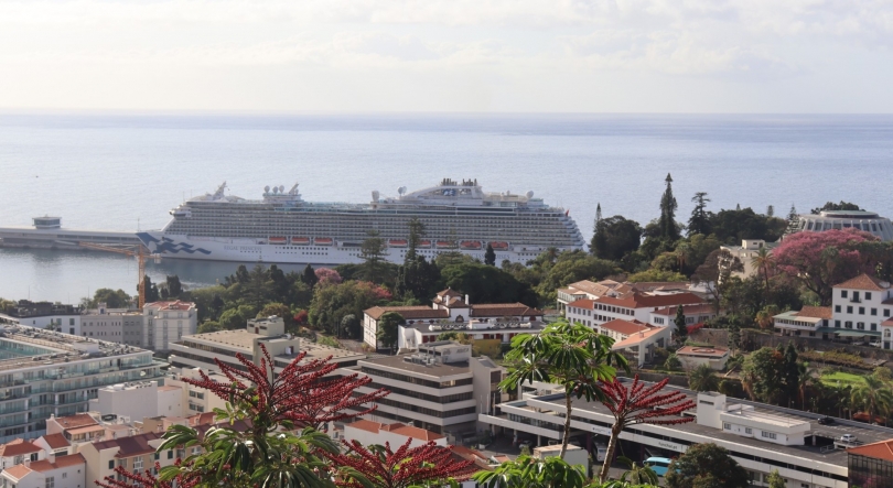 Regal Princess, em viagem transatlântica, traz à Madeira 4 724 pessoas