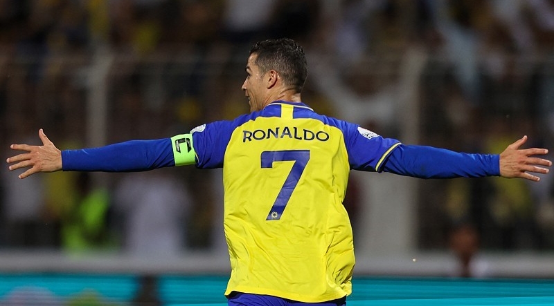 Cristiano Ronaldo marca um na goleada do Al-Nassr