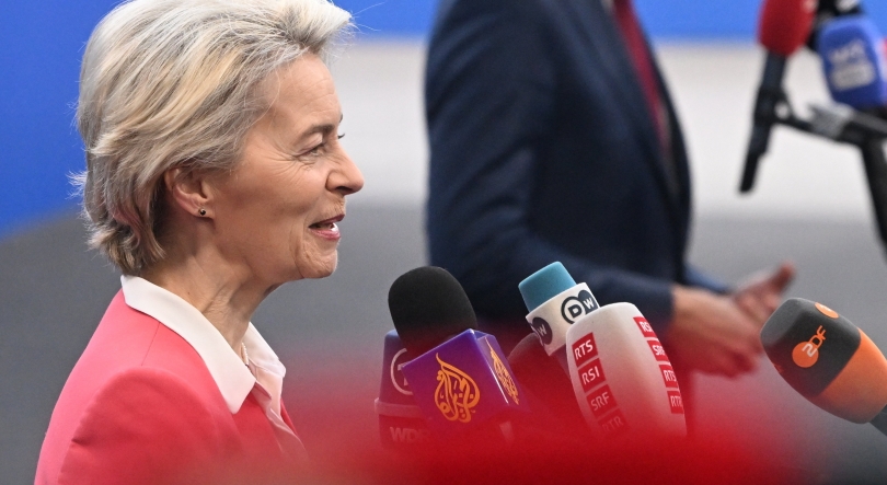 Von der Leyen pede UE unida quando Alemanha tenta encontrar rumo