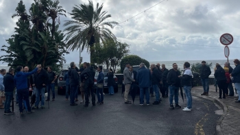 Manifestação exige acesso à praia da Canavieira (áudio)