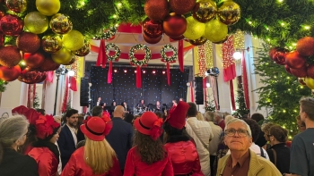 Magia de Natal chegou ao Mercado dos Lavradores (vídeo)