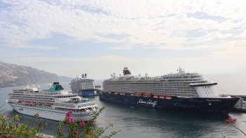 Porto do Funchal com cinco navios e mais de 14.500 pessoas