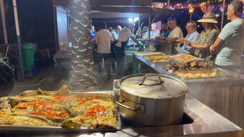 Fé, bacalhau e vinho animam São Martinho (vídeo)