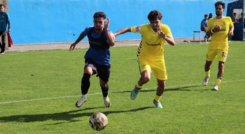 Nacional vence Marítimo B e empata com Camacha em jogos particulares