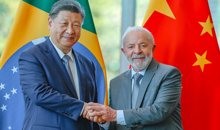 Lula e Xi Jinping assinam 37 acordos comerciais e destacam parceria estratégica