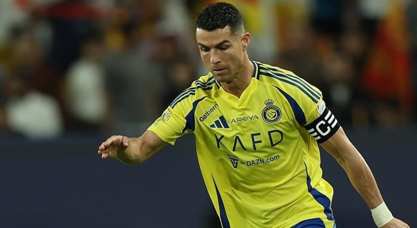 Ronaldo marca, mas Al Nassr perde e atrasa-se na luta pelo título