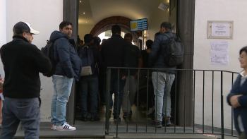 Cidadãos estrangeiros viajam para a Madeira para renovar a carta (vídeo)