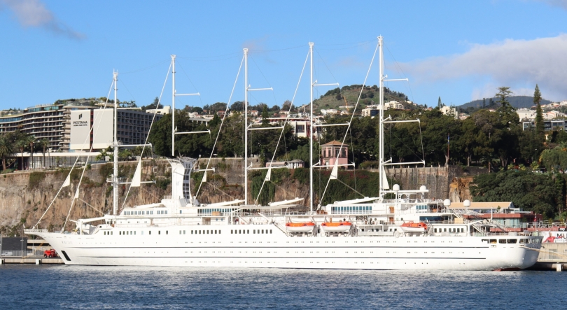 Funchal recebe um dos maiores navios de cruzeiro à vela do mundo