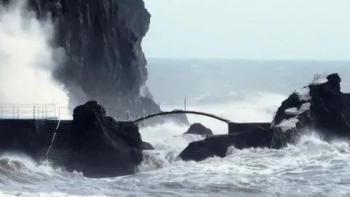 Capitania prolonga aviso de vento forte para o mar da Madeira