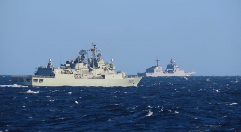 Marinha acompanha Força Naval Russa