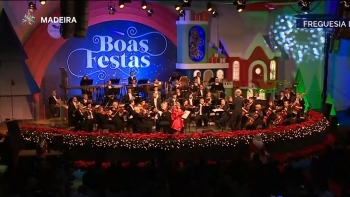 Áurea e a Orquestra Clássica animam a noite dos Prazeres (vídeo)