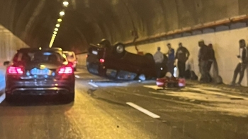 Carro capotou num túnel em Machico (vídeo)