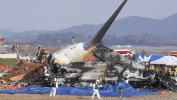 Avião despenha-se na Coreia do Sul e faz 176 mortos (vídeo)