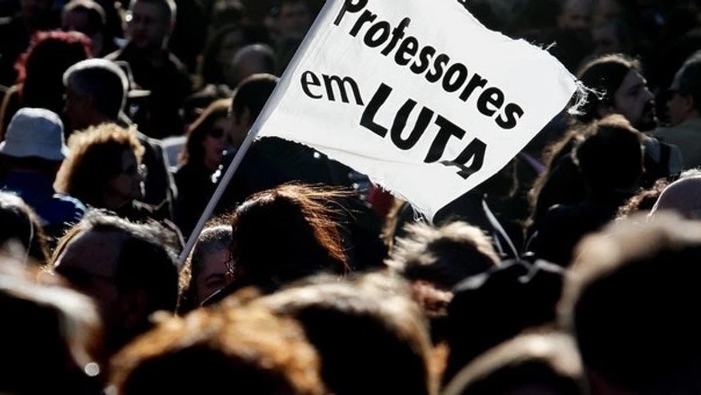 Imagem de Mais de 15 mil docentes assinam petição a pedir urgente valorização da carreira