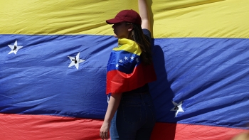 Venezuela começa a retomar normalidade após semana de tensão (áudio)