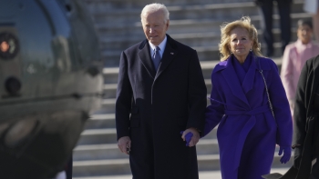 Biden deixa Washington e parte para férias na Califórnia