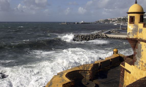 Imagem de Capitania do Funchal lança aviso de agitação marítima forte