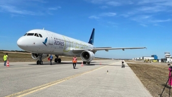 Imagem de Avião que colidiu com gaivotas em Ponta Delgada deverá voltar a operar quarta-feira