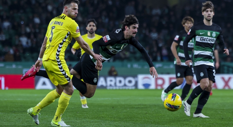 Sporting vence um Nacional muito tímido