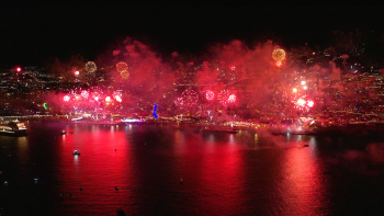 Milhares de pessoas assistiram ao fogo de artifício no Funchal (áudio)