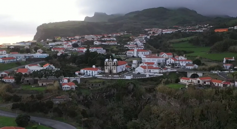 Imagem de Navios com mercadorias destinadas à ilha das Flores com isenção de tarifas portuárias