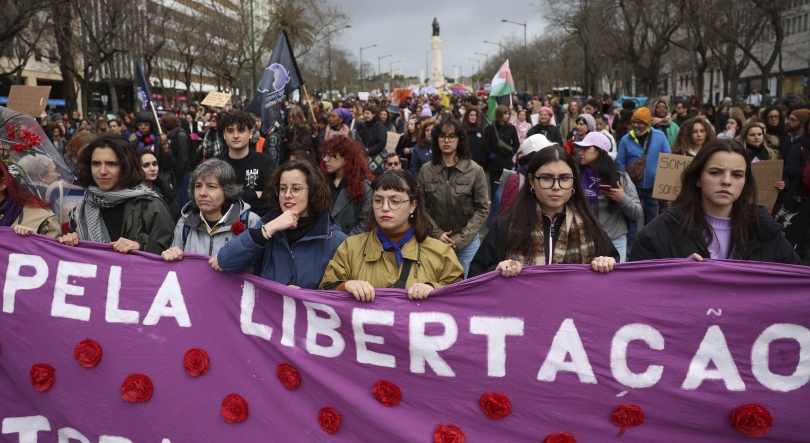 Imagem de Mais de mil pessoas manifestam-se em Lisboa com alertas para direitos em perigo