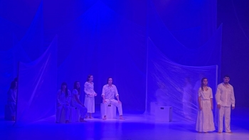 Finalistas de Teatro e Dança do Conservatório encenaram “Os Outros” (vídeo)