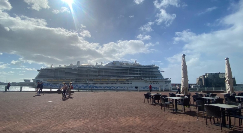 Imagem de Porto do Funchal acolhe o AIDAcosma que traz mais de 7 200 pessoas a bordo