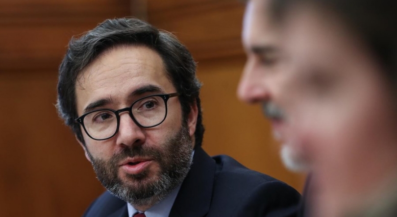 Imagem de Moreira da Silva rejeita comentar situação em Portugal e no PSD