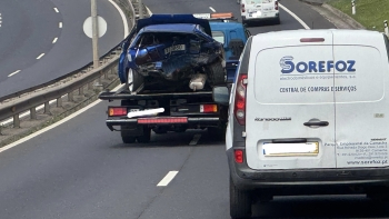 Imagem de Acidente na via rápida gera longa fila