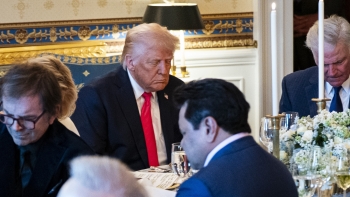 Imagem de Trump diz que todos os países querem negociar novas taxas aduaneiras