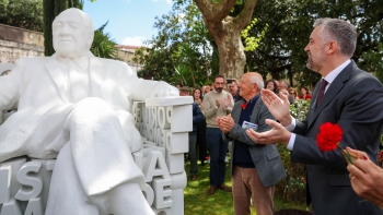 Imagem de Pedro Nuno desafia Ventura a ter coragem de assumir que prefere Estado Novo à democracia