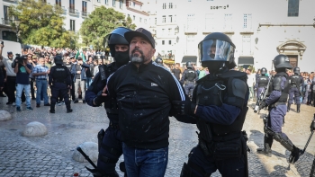 Imagem de Quem convive mal com tolerância não é digno de viver o 25 de Abril