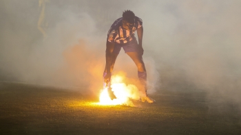 Imagem de FC Porto em dura ‘ressaca’ permite festa rija na Amadora