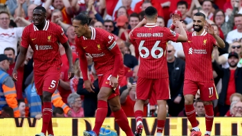 Imagem de Liverpool termina com hegemonia do City e vence Premier League cinco anos depois
