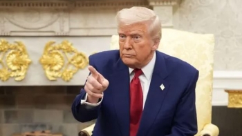 Imagem de Trump abre guerra com a China com taxa de 125% (vídeo)