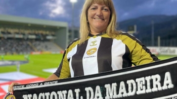 Imagem de Adeptos do Nacional celebram manutenção no topo do futebol português (áudio)